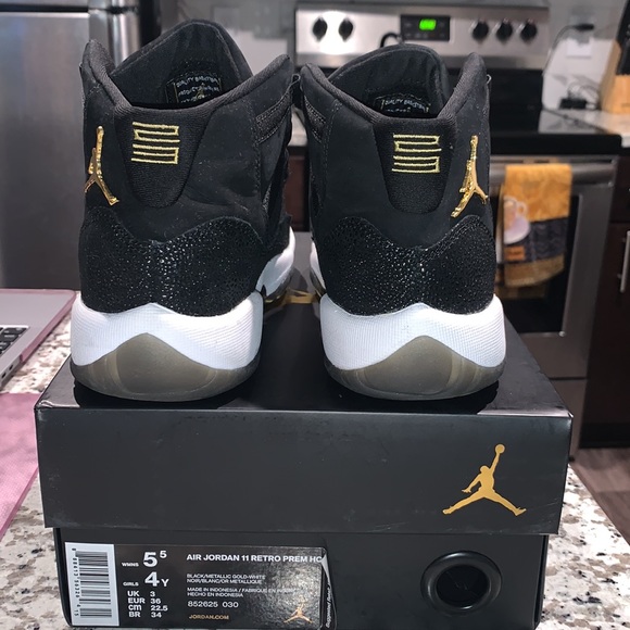 Air Jordan 11 Retro Heiress Black/Gold/White - Picture 2 of 4